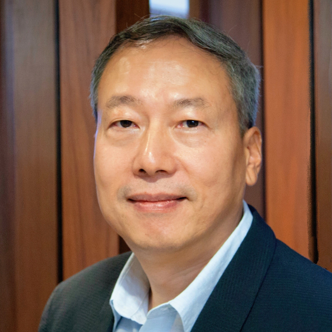 This image has an empty alt attribute, its filename is Eric-Wen-Square.png