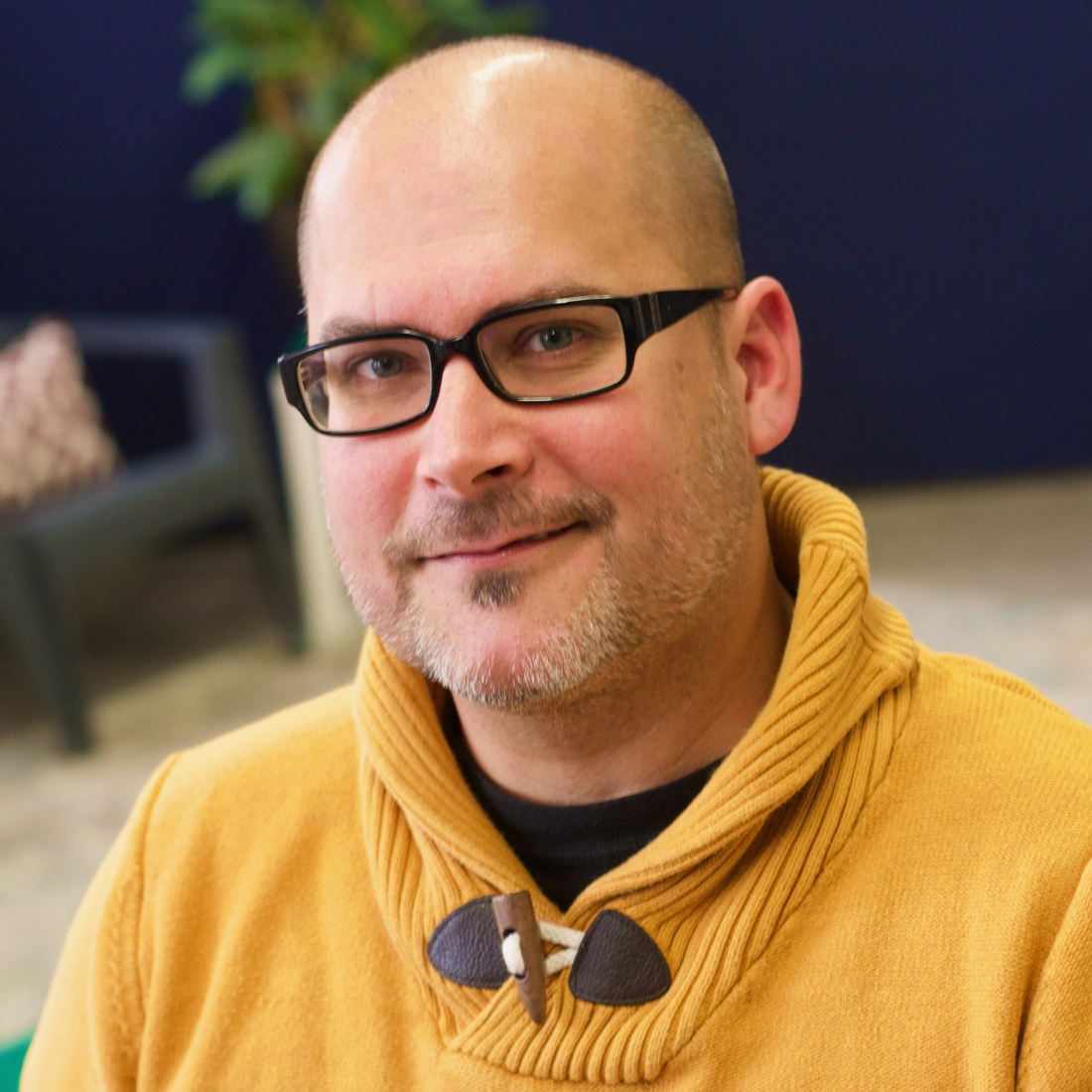 This image has an empty alt attribute, its filename is Richard-Tuck-Square.png