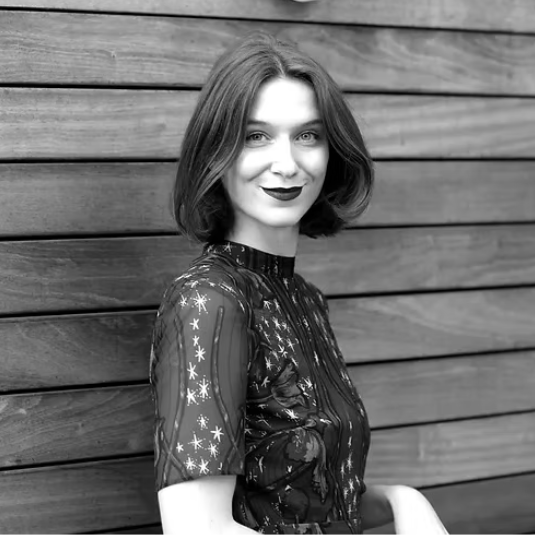 This image has an empty alt attribute, its filename is Roxanne-Leduc-Square-1.png