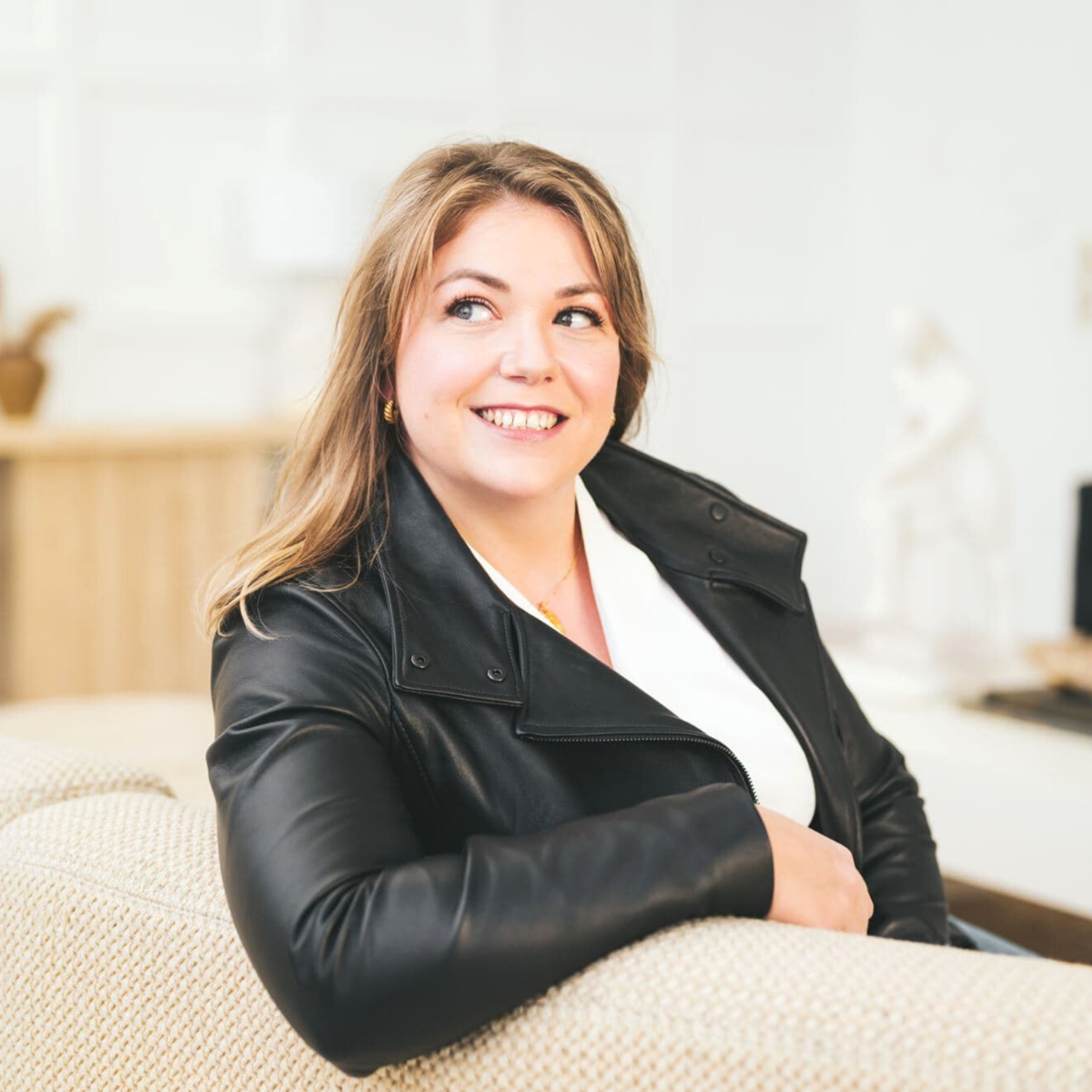 This image has an empty alt attribute, its filename is ZJ-Hadley.png