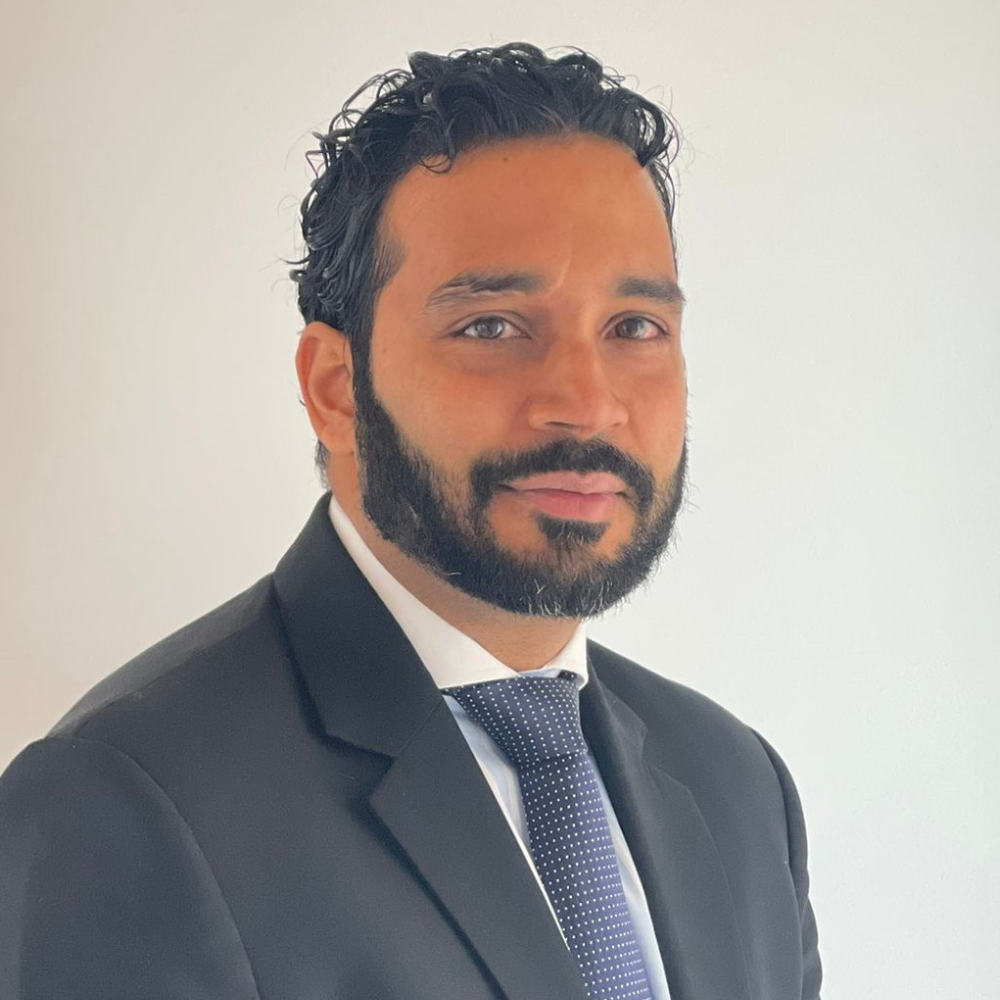 This image has an empty alt attribute, its filename is Pranay-Samson.png