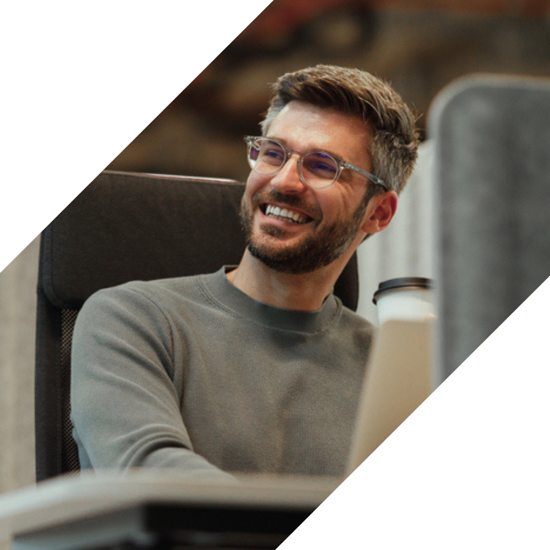 This image has an empty alt attribute, its filename is CEO-Roundtables-Image.png